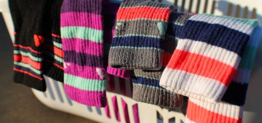 Campanha troca meias velhas por cobertores para pessoas vulneráveis